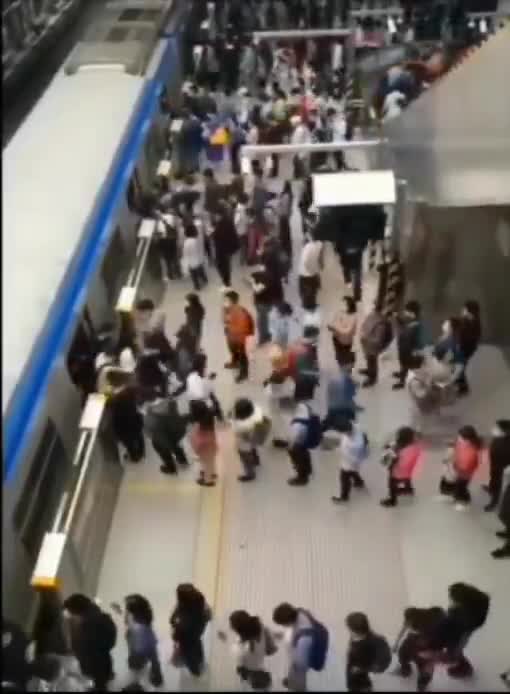 The difference between China and India in train rides
