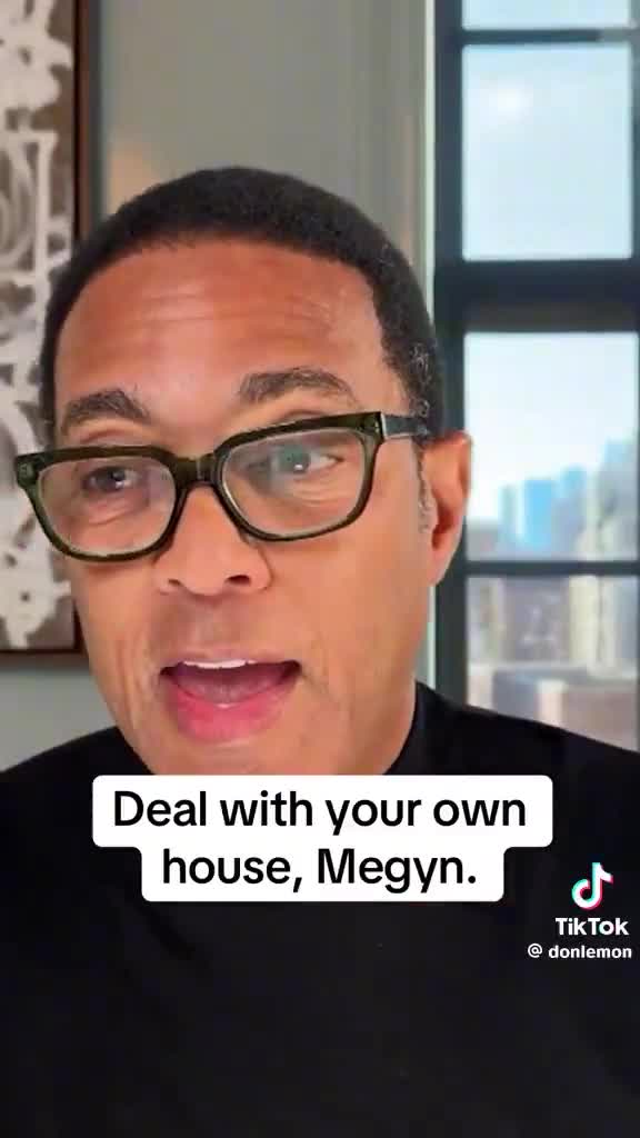 Don Lemon is out here telling Megyn Kelly to keep her husband from looking at his husband. Bro, are you hearing yourself? 🤦‍♂️😆