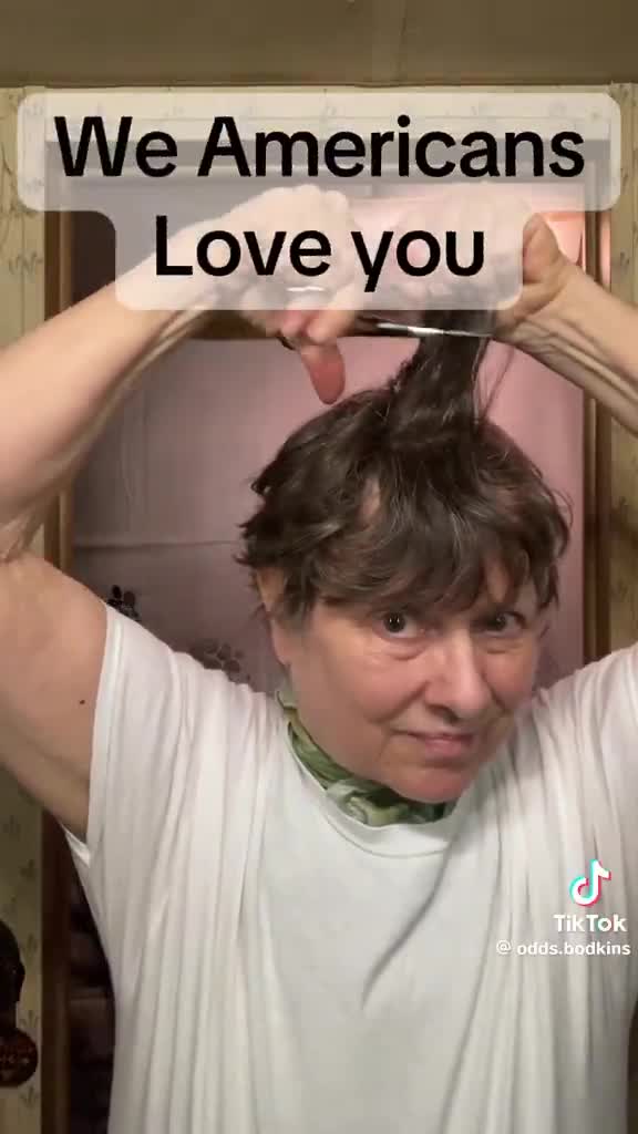 She transformed herself into Zelenskyy in solidarity. Mental illness is a hell of a thing.