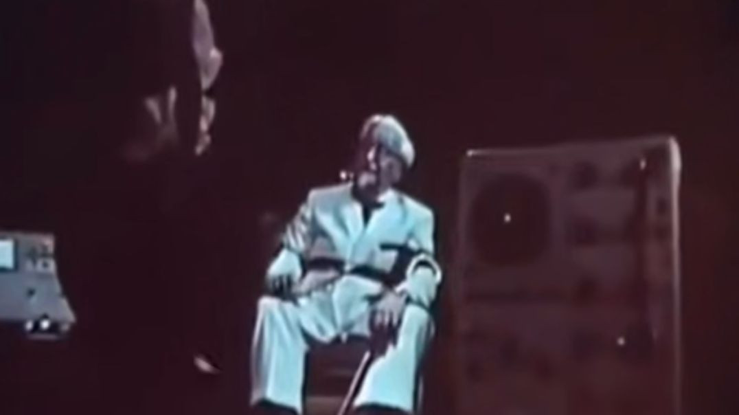 Bizarre KFC commercial from 1968 that features real Colonel Sanders.  They've been telling us all along, we just never listened.