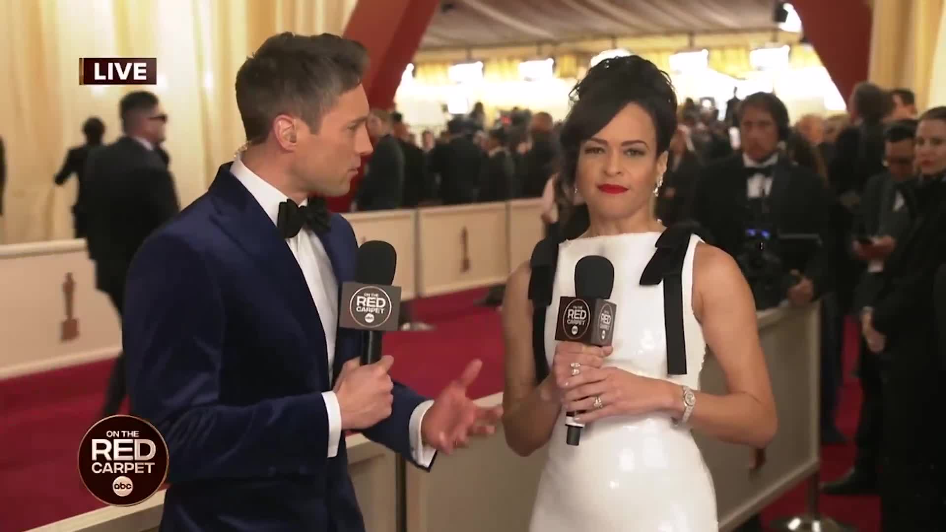 Our very own @OmarESPN is a natural on the red carpet 👏   📺  The #Oscars, 7 PM ET on ABC/Hulu
