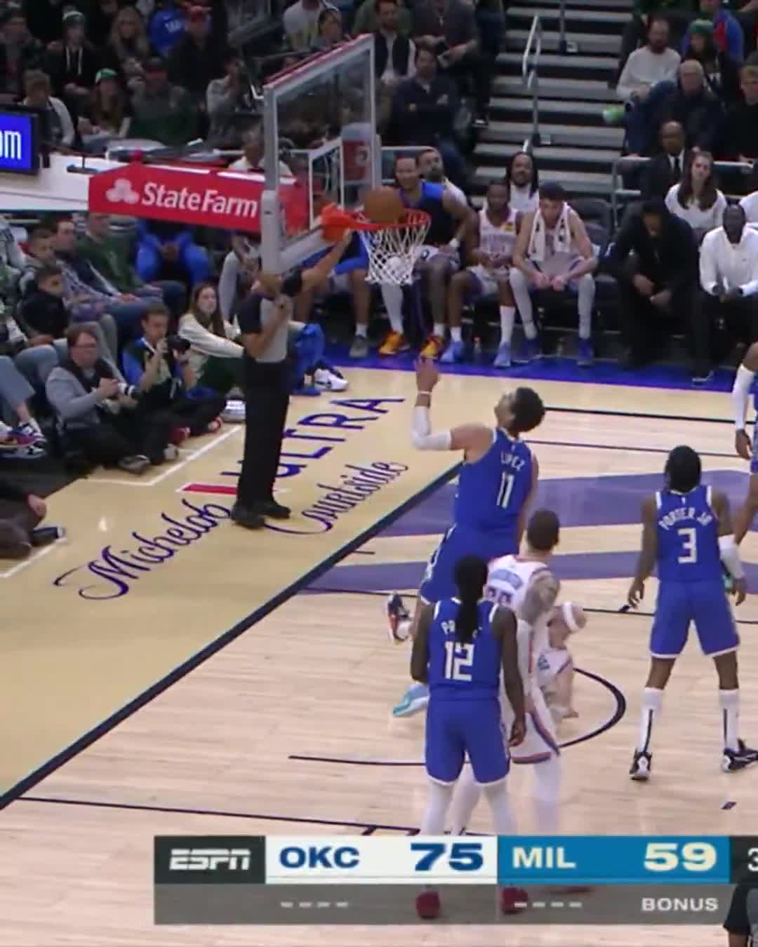 This assist by Isaiah Hartenstein 😮💨