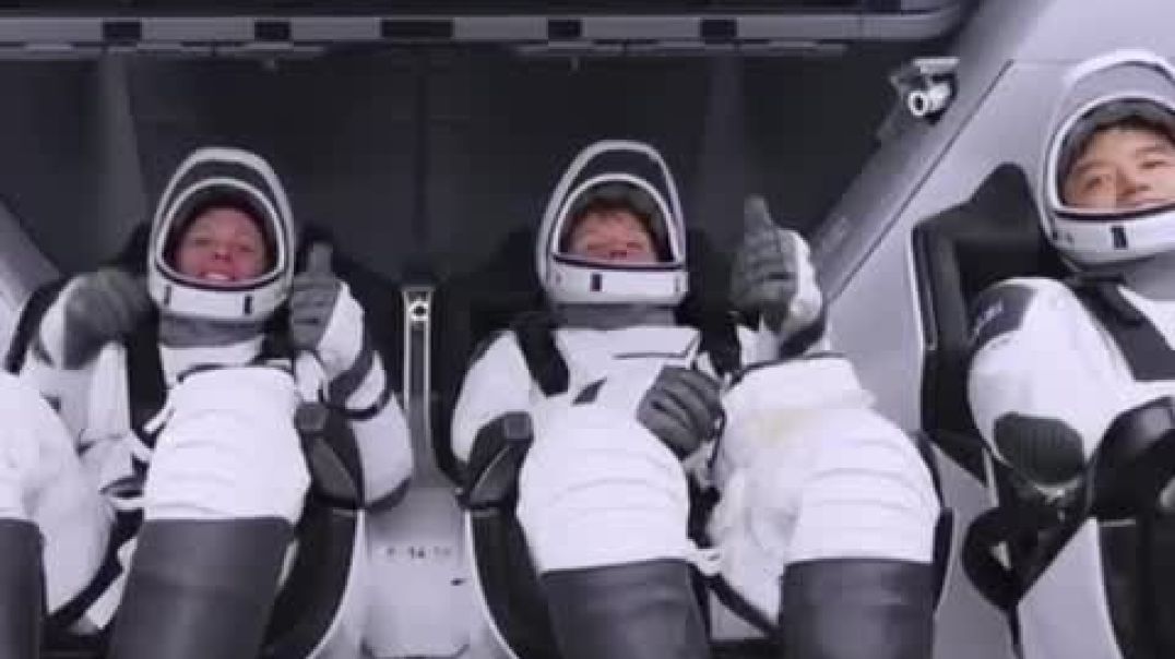 Save the astronauts!