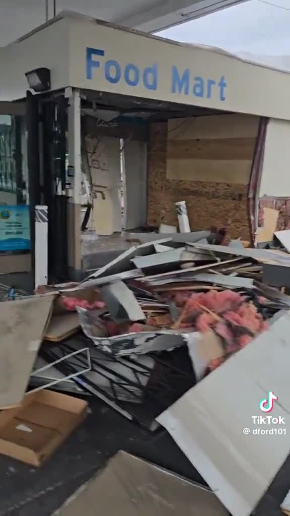 Welcome to Gavin Newsom’s California: criminals ram a car into an Oakland Chevron to steal the ATM and safe. Meanwhile, Pelosi and the Dems pretend everything’s fine