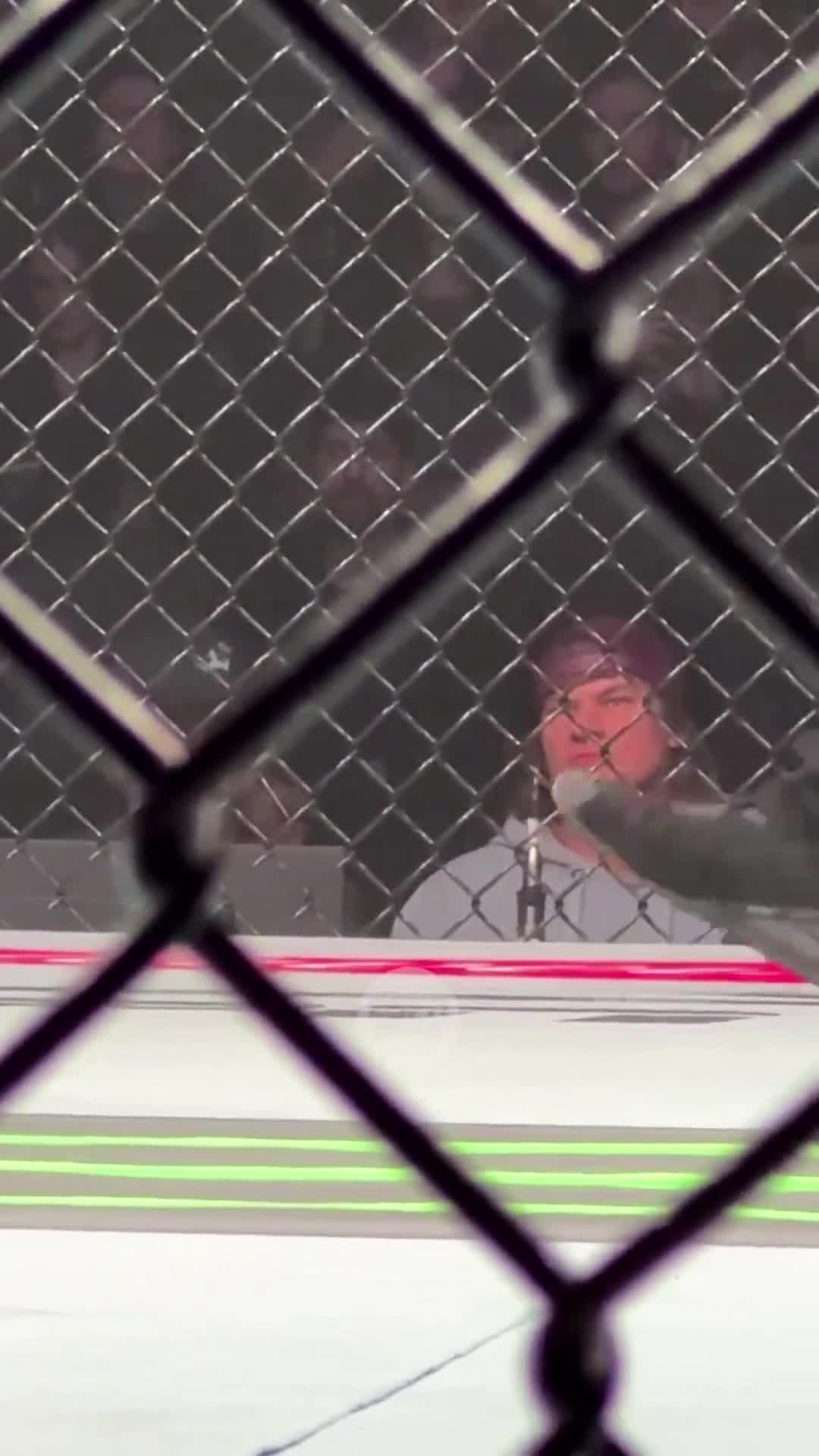 Theo Von is in the house for #UFC313 early to watch the prelims 👀