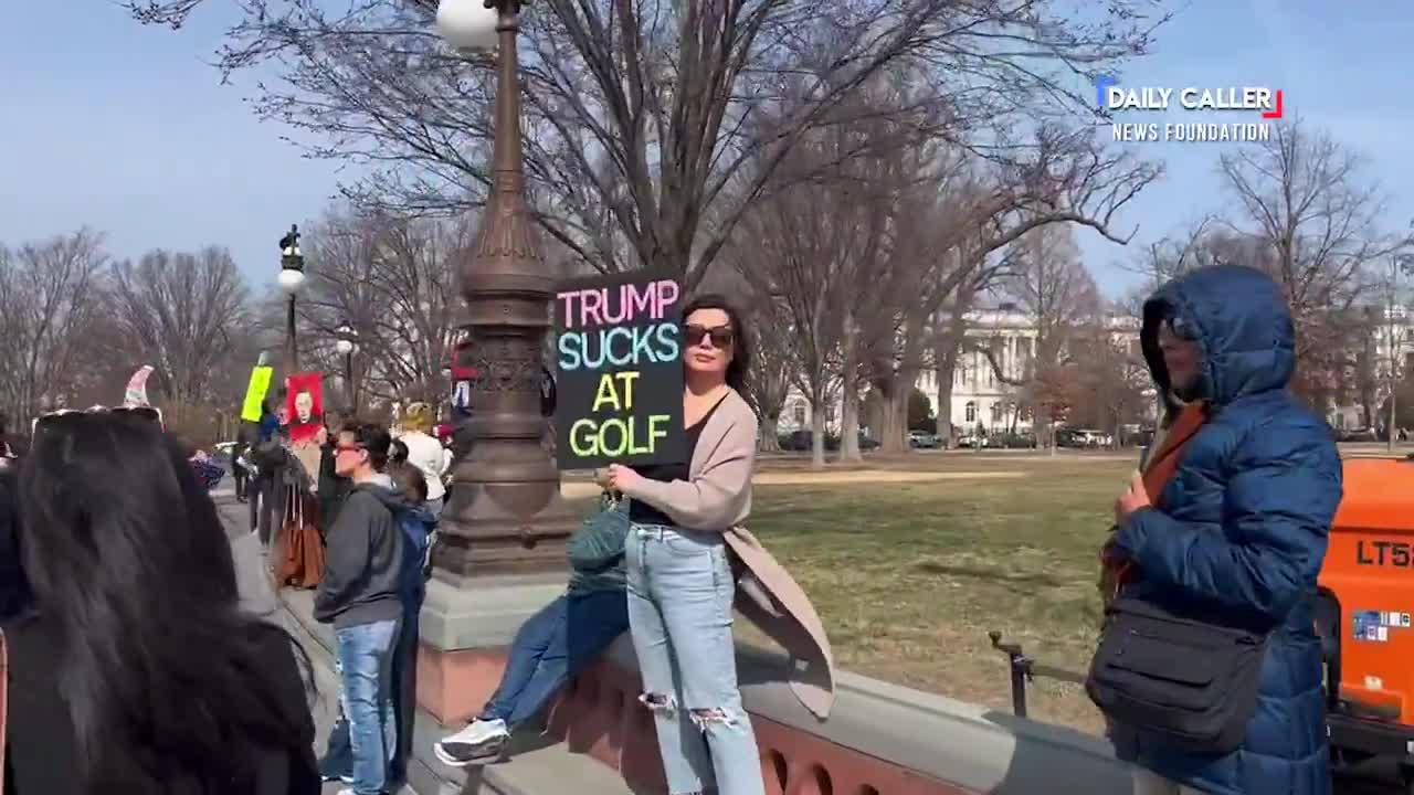 🚨🇺🇸These “protesters” outside the Capitol Building are calling for Trump’s impeachment…Looks like the USAID slush fund for ‘democracy’ protests is drying up. No buses, n...