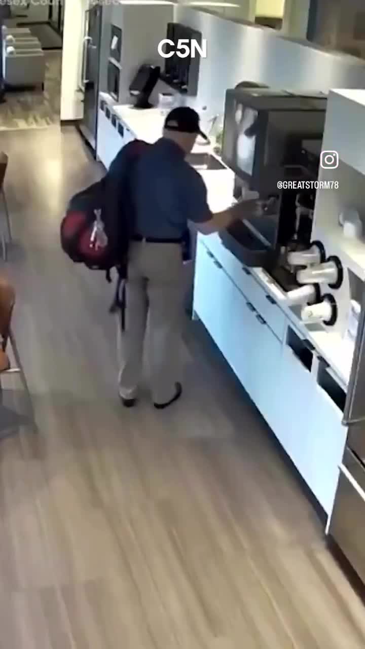 Give this man a million dollars 🤦‍♂️🤣