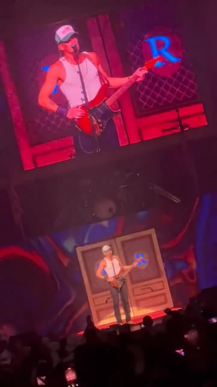 Kid Rock endorsed Brad Schimel for Wisconsin Supreme Court on stage.  Get out and Vote!
