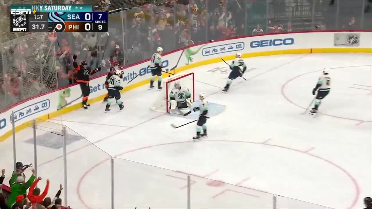 Owen Tippett got the goal off his own deflection 😱  📺 ABC/ESPN+