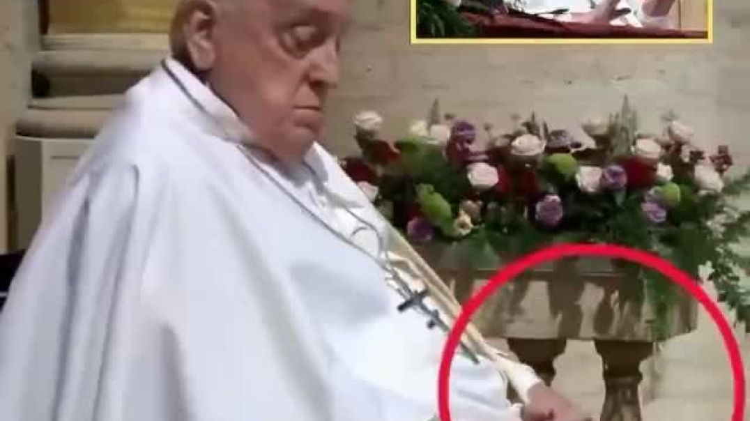 3 hands Pope?