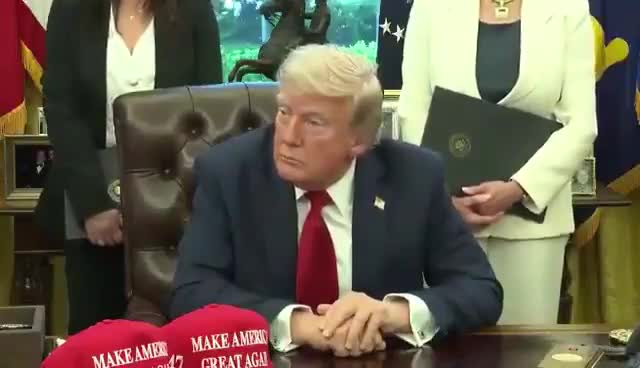 🇺🇸 TRUMP: THOUSANDS DYING WEEKLY IN UKRAINE WAR — THEY’RE HUMAN BEINGS, THEY HAVE FAMILIES  “5,000 soldiers are being killed every week—approximately.   Think of that—every w...
