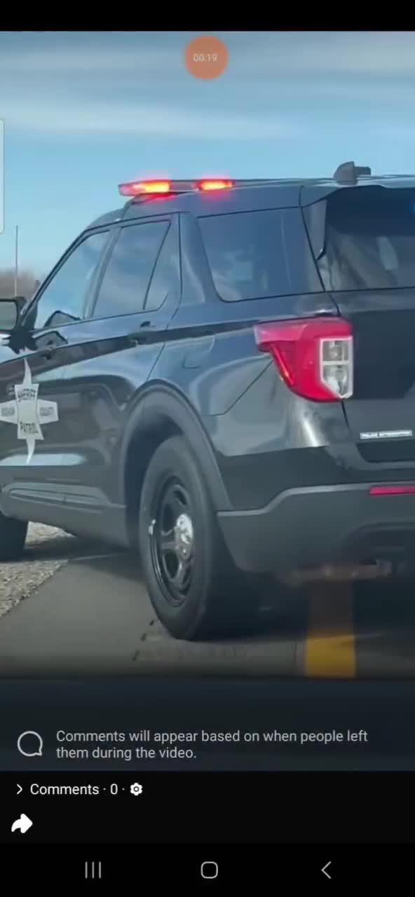 🇺🇸 DEADLY POLICE SHOOTING SHUTS DOWN US-127 IN MICHIGAN  A man is dead and an officer injured after a standoff turned fatal on US-127 near Barnes Rd. in Michigan.  Cops say the man was...