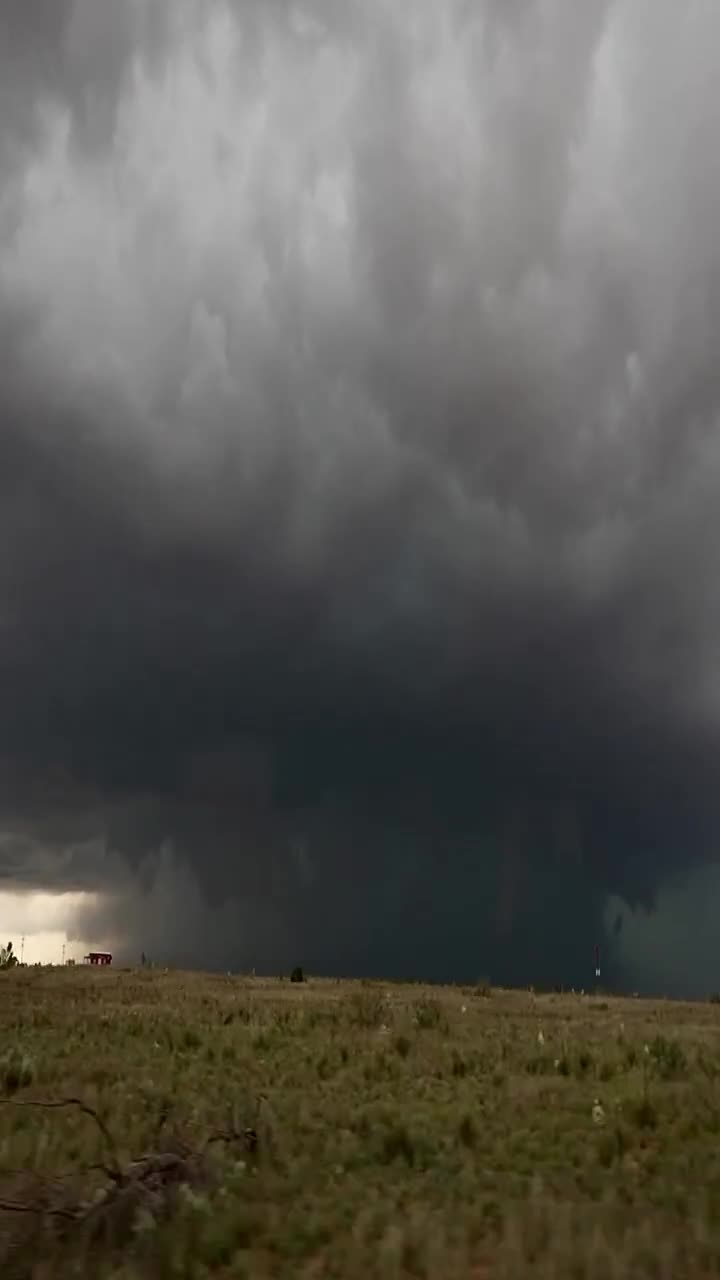 🇺🇸 Spotted 2 days ago over Texas with ‘Baseball size hail’.  Climate Engineering is out of control.