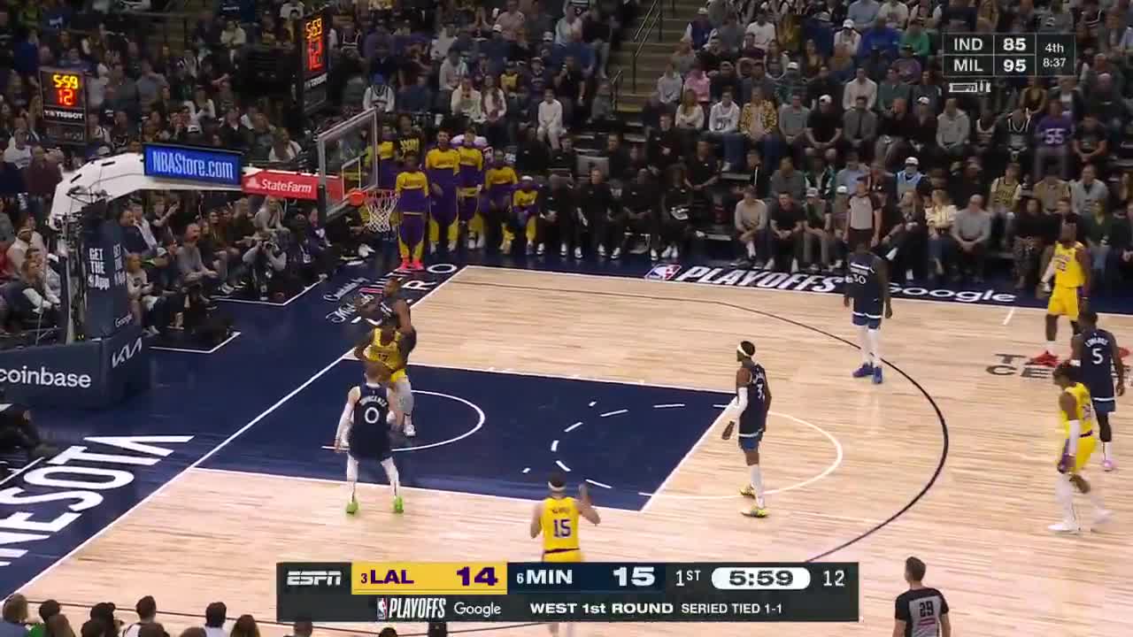 RUDY GOBERT GRABBED IT OUT OF MID-AIR 😱