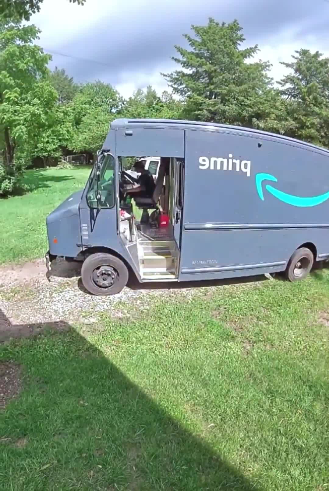 Amazon just hiring anyone these days 💀
