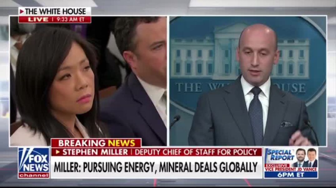 Holy Sh*t Stephen Miller just bitch slapped the fake news press 🎤🖐️