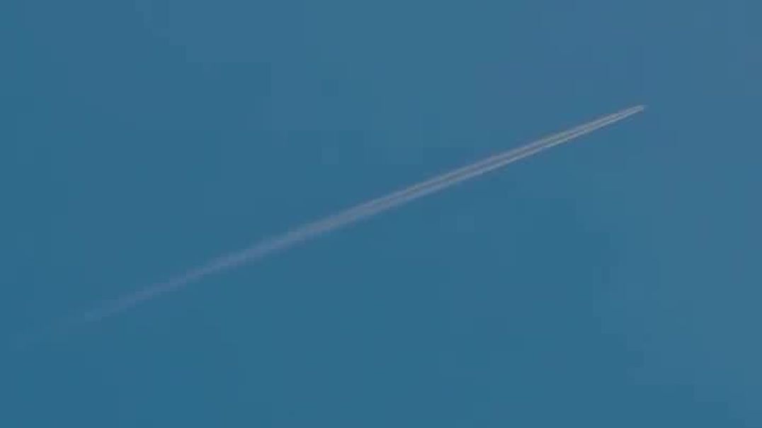 For anyone still unsure about the difference between a natural condensation trail (contrail) and Geoengineering (chemtrail) this video is worth a watch.