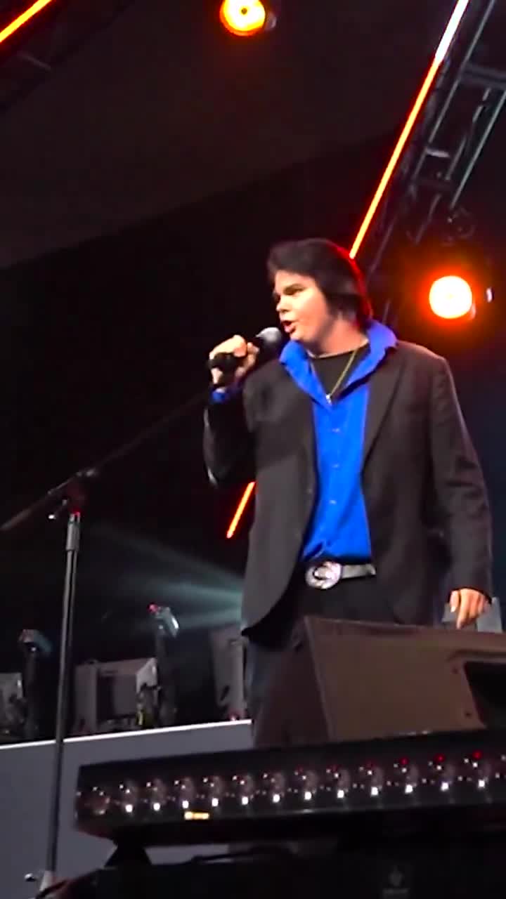 The Costco Guys had a concert with Elvis Presley's grandson Chewy Thompson 🔥