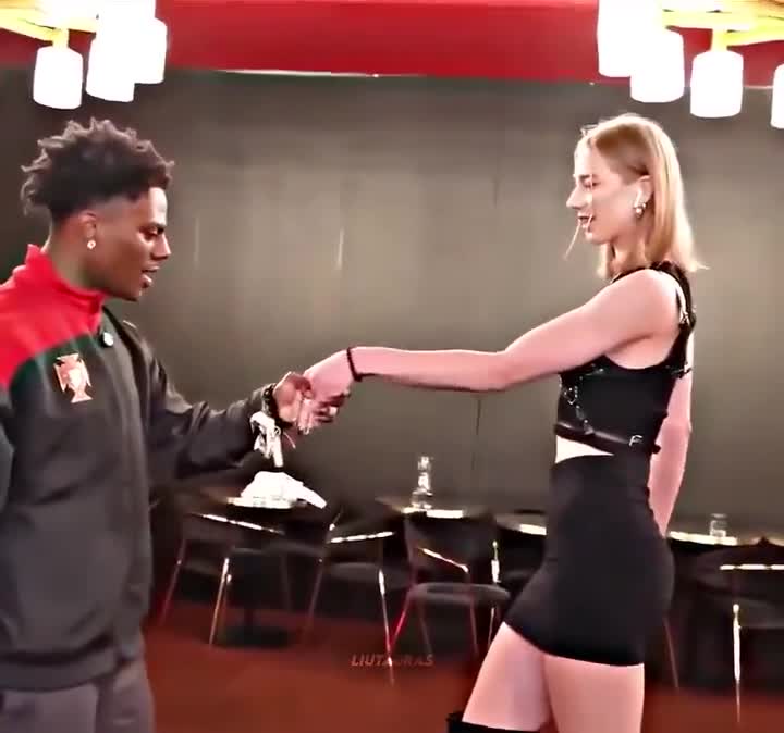 Speed was scared and called his security for help after he met her 😭