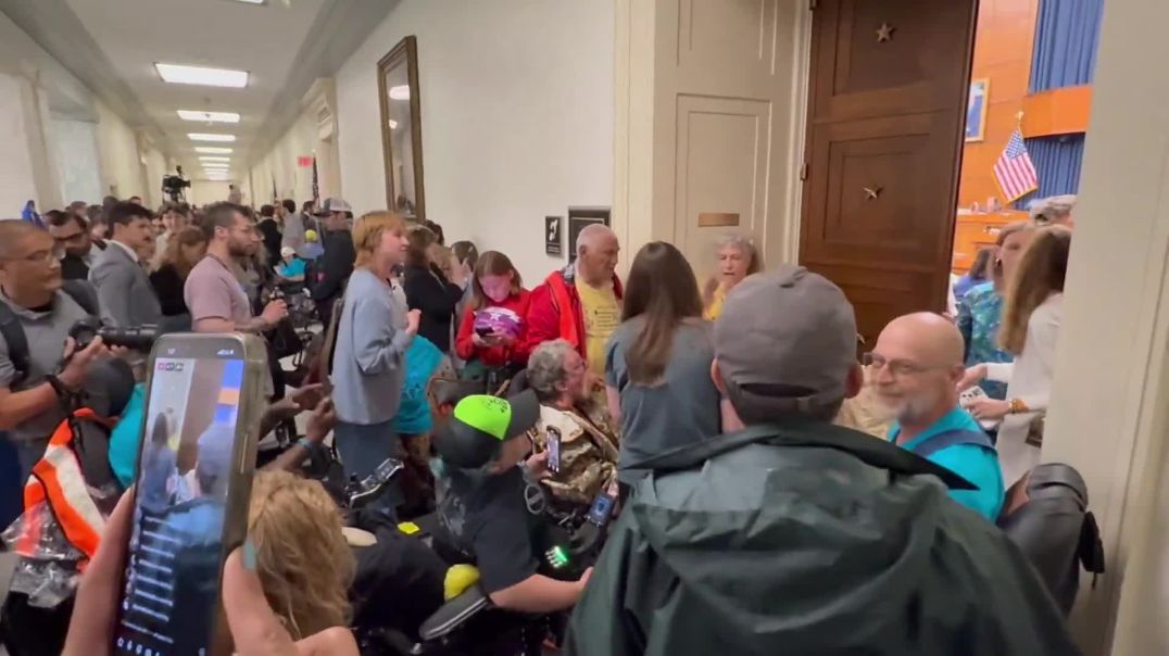 INSURRECTION !!!  HAPPENING NOW: Democrat boomers are staging an insurrection and attempting to push their way through Capitol Police at the Rayburn House Office Building.
