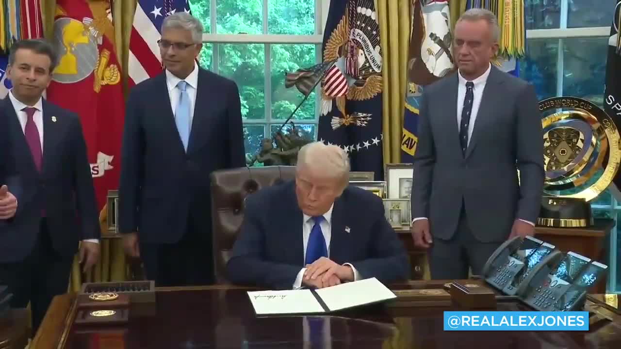 Breaking: President Trump Stuns The World By Signing Executive Order Protecting Americans From Gain of Function Research  Meanwhile HHS Secretary RFK Jr. And Tulsi Gabbard, Director of Natio...