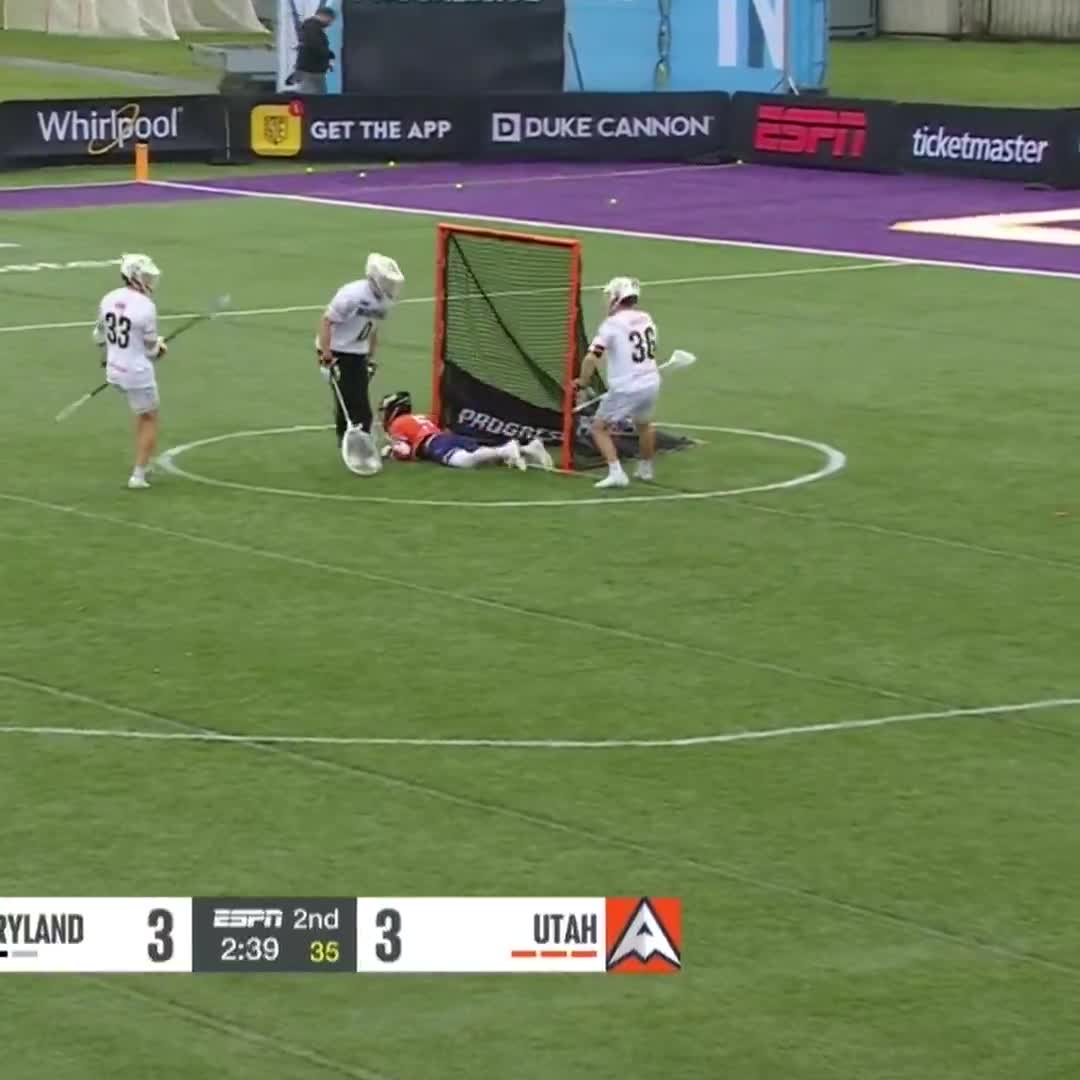 This move from Connor Fields to score for the Archers 🥶  📺 ABC/ESPN+