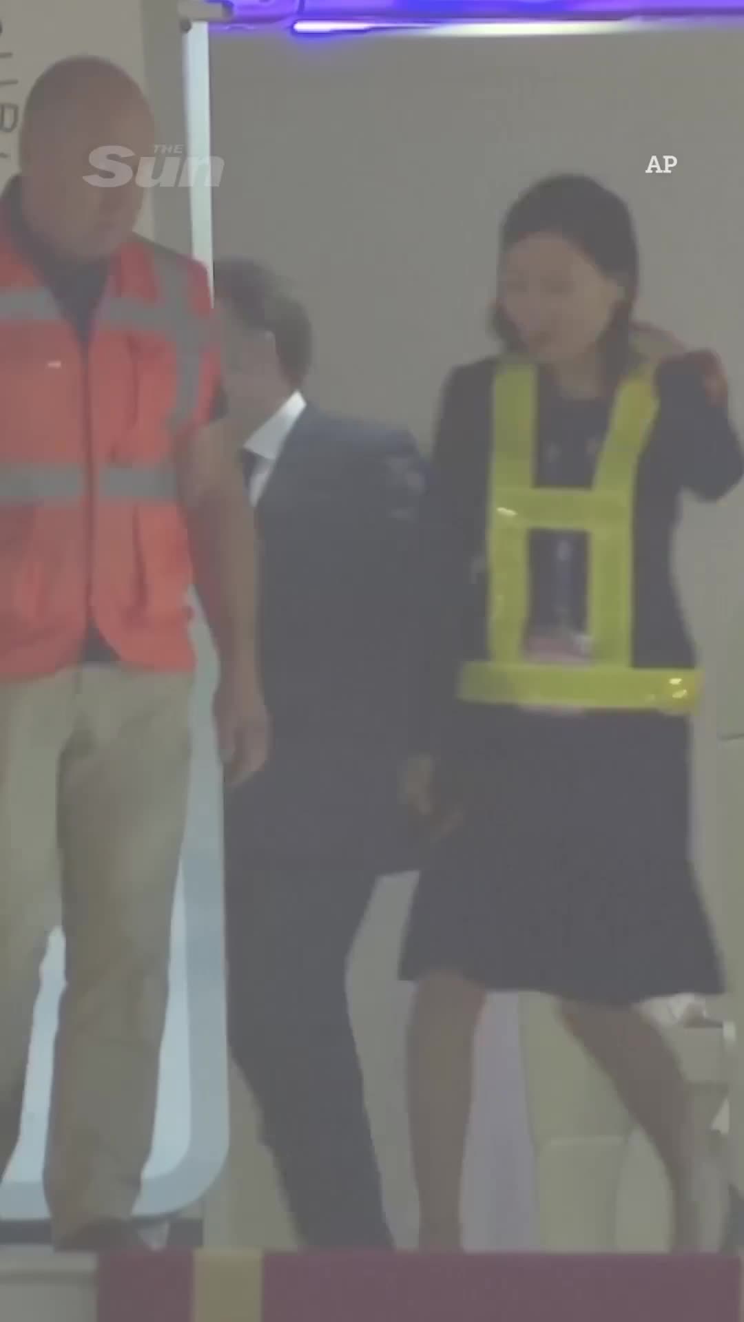 Emmanuel Macron’s wife slapped him in the face and then refused to hold his arm