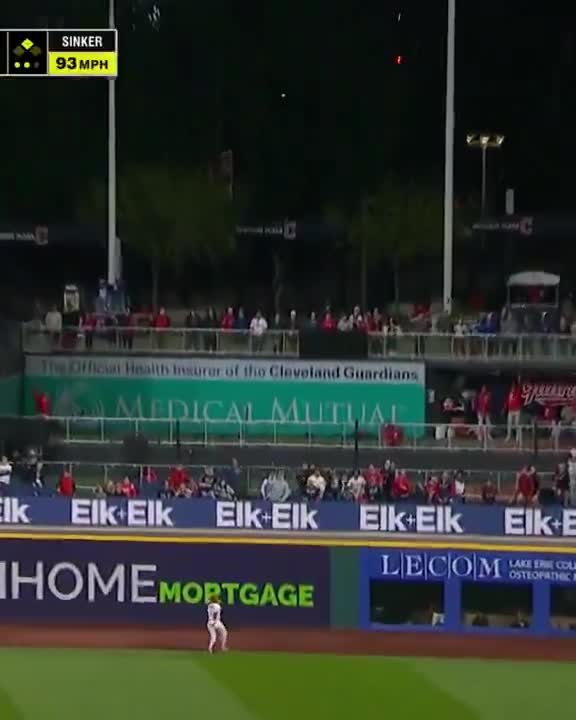 KYLE SCHWARBER'S SECOND DINGER OF THE NIGHT 🔥