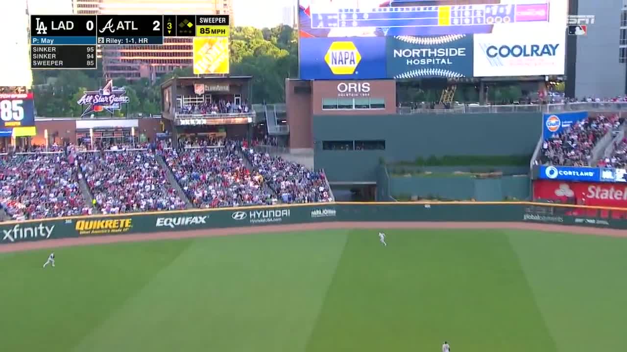 AUSTIN RILEY HOMERS AGAIN 😱   The Braves are cooking early over the Dodgers on ESPN 🍿