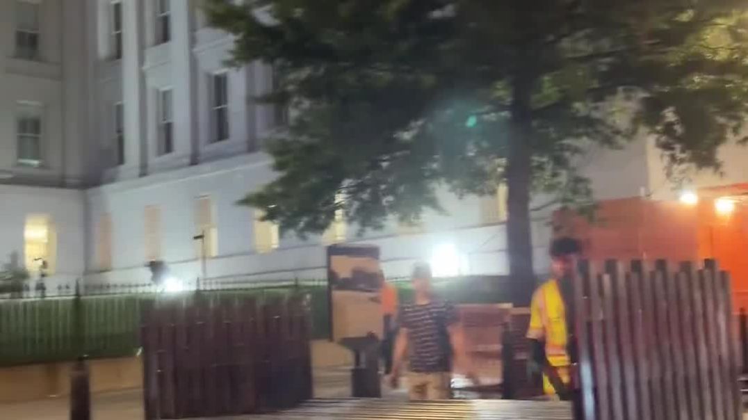 BREAKING: Construction crews are currently installing large anti-scale barriers around the White House and the Treasury building.