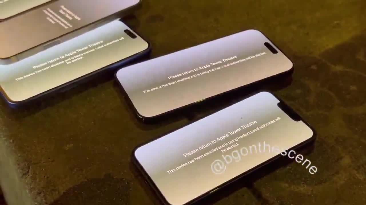 🇺🇸IPHONES STOLEN IN LA NOW SCREAMING AT LOOTERS  Looters ransacked the Apple Store at Tower Theatre during downtown LA protests.  They smashed glass, grabbed phones, laptops, and whate...