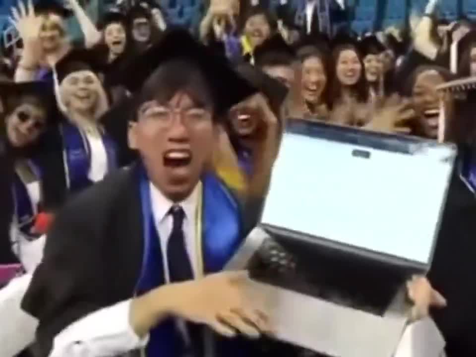 UCLA graduate celebrates by showing off the ChatGPT prompt he used for his final projects right before officially graduating 😭