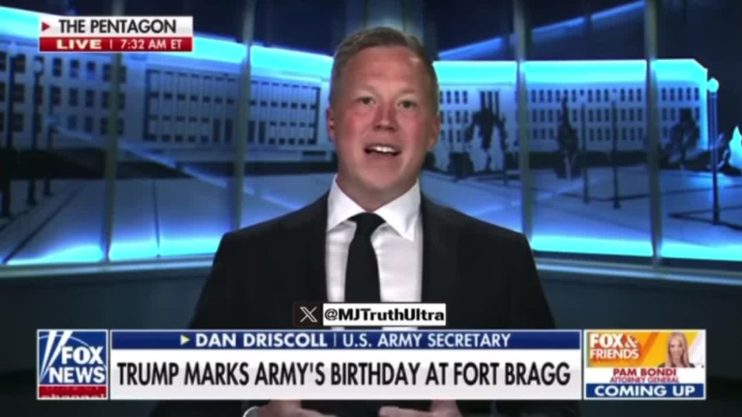 Um… what did he just say? 😱  U.S. Army Secretary Dan Driscoll stated that We Have a US Soldier on the MOON right now  “We talked to an astronaut yesterday, who’s on the moon, who’s a soldier.”