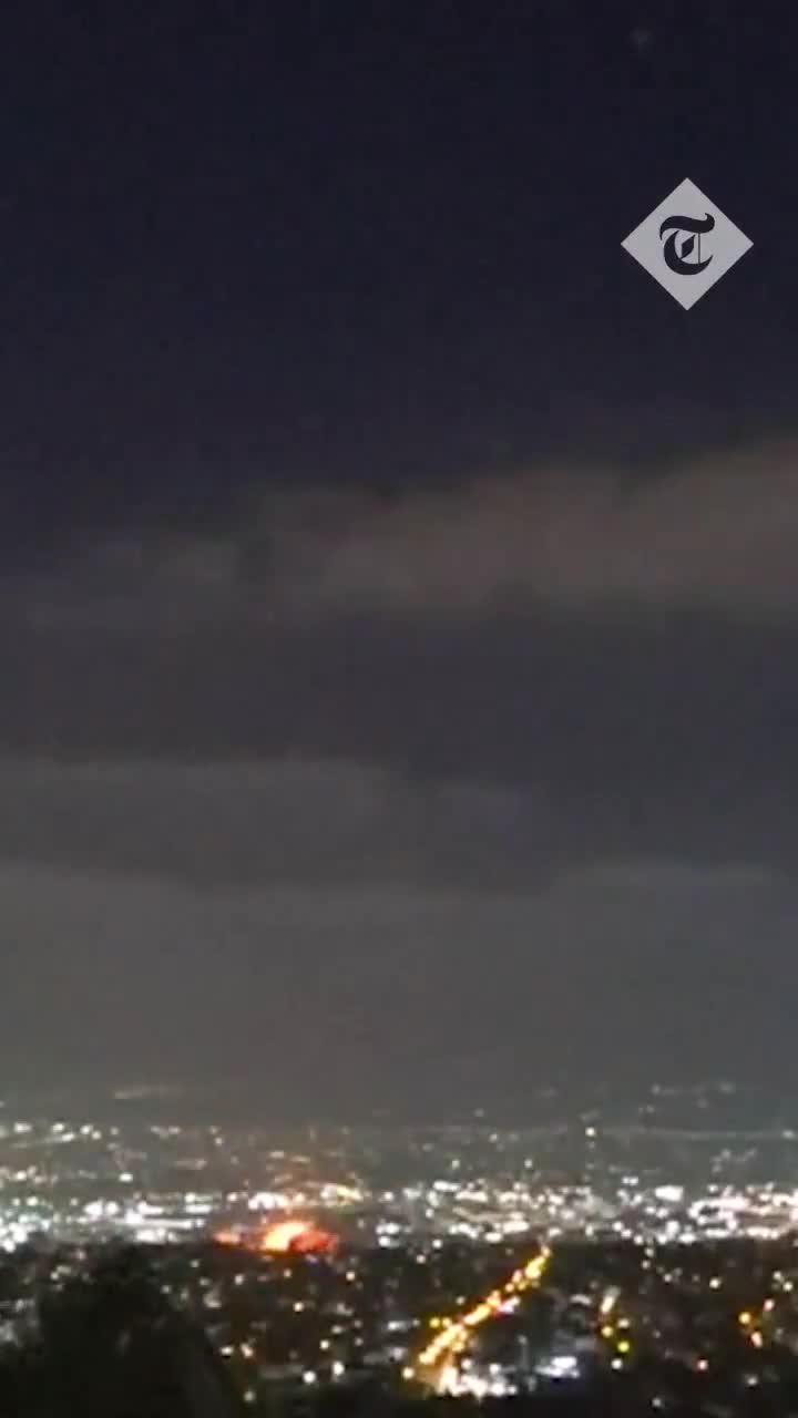 🚨🇮🇱 Haifa, Israel   Balllistic Missiles are raining down across Israel again.