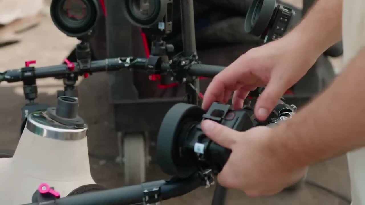 New behind-the-scenes look at the halo rig developed for ‘Sinners’ which included 10-12 cameras that wrapped around Michael B. Jordan