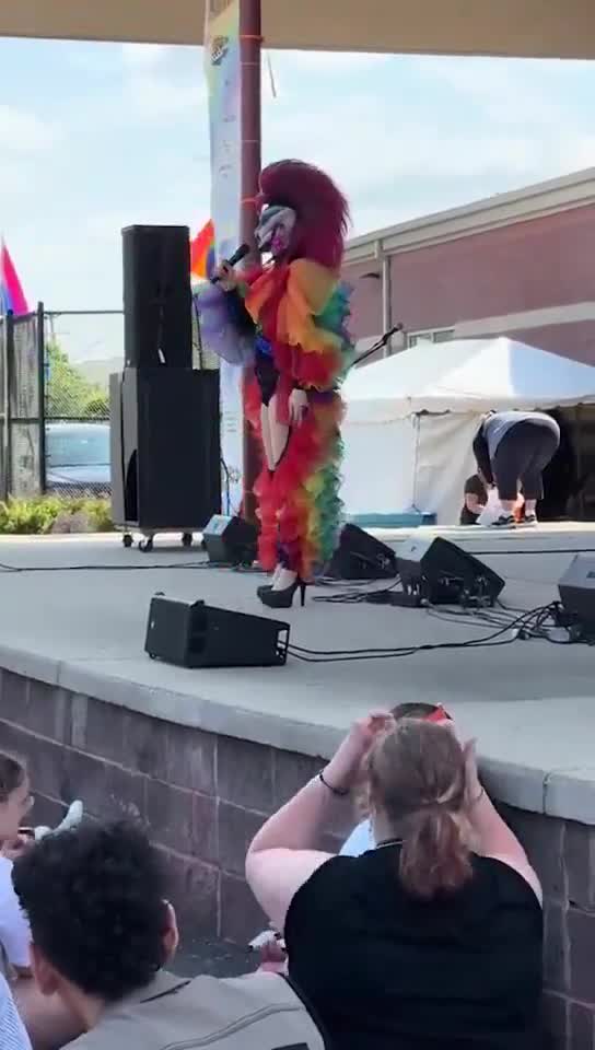 Drag queen at an \