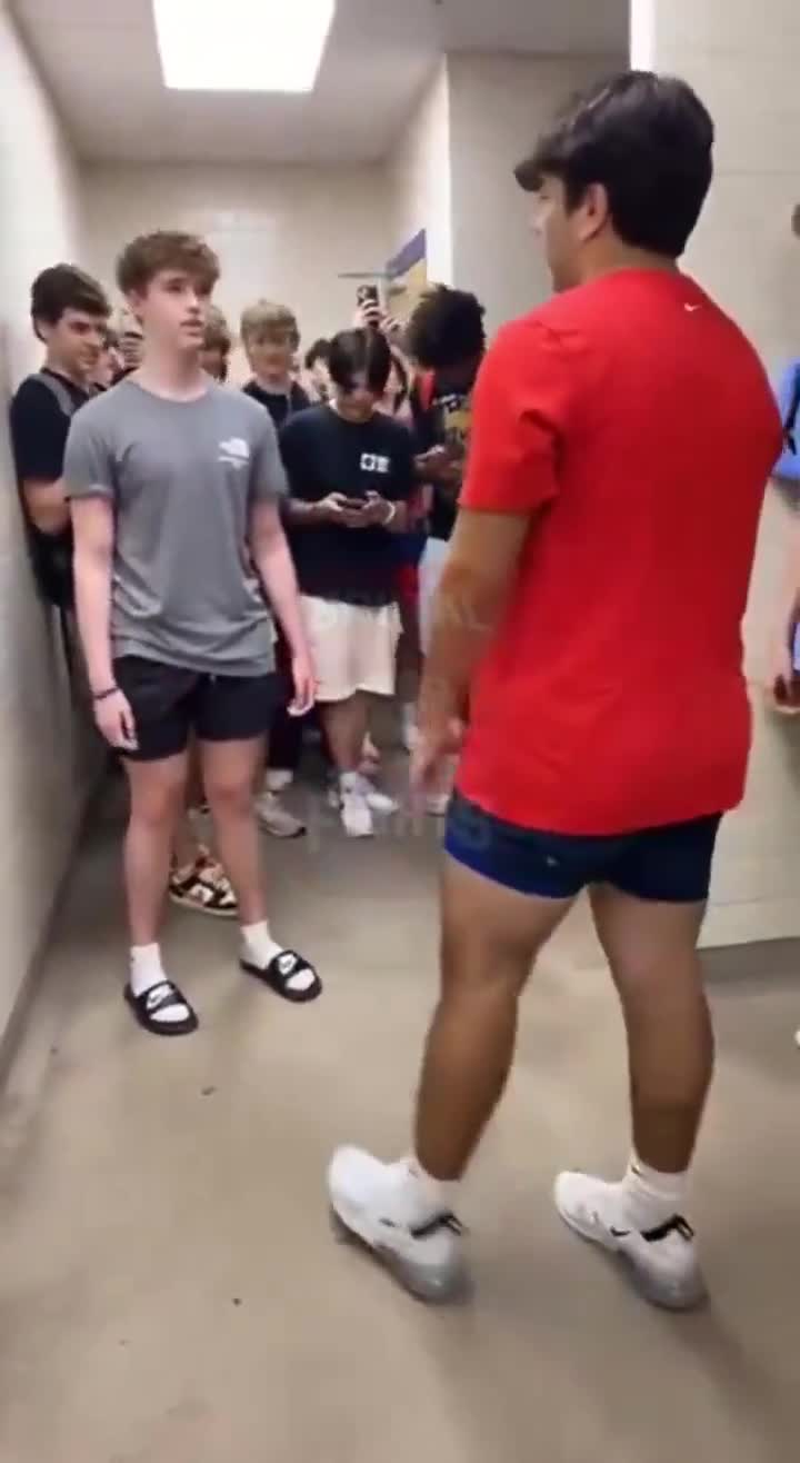 Apparently size matters in a fight…