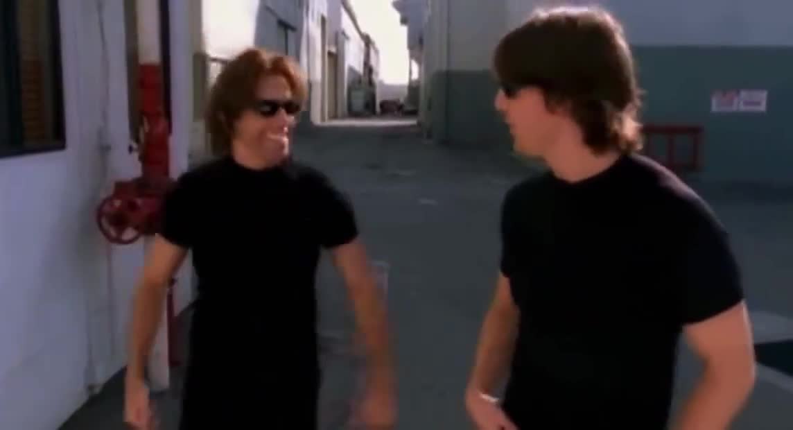 Ben Stiller pretending to be Tom Cruise’s stunt double is still comedy gold