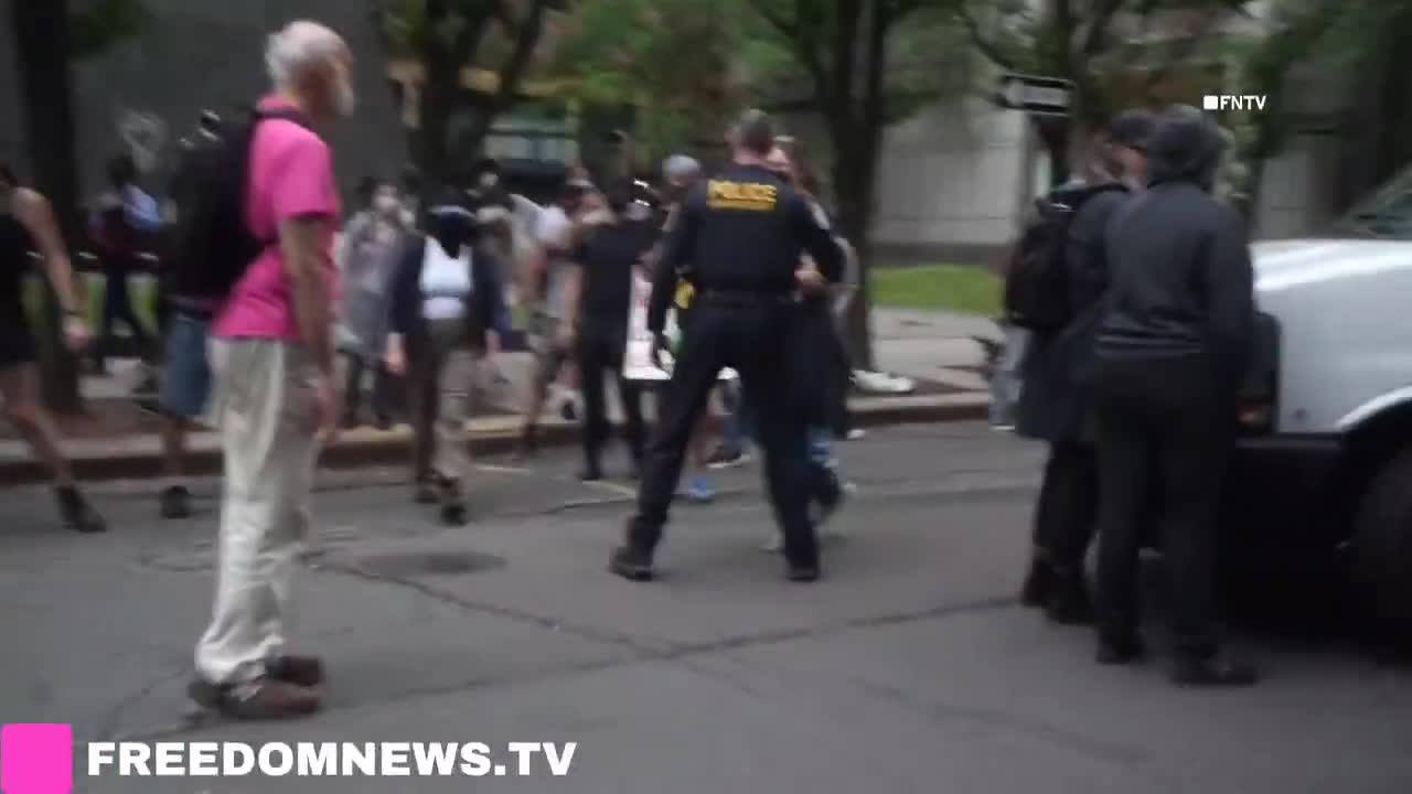 Anti-ICE “protestors” are now attempting to obstruct ICE vehicles from leaving HQ in Manhattan