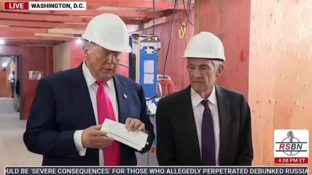 President Trump to Chairman Jerome Powell: "I'd love him to lower interest rates."  *Pats him on the back* 👋🏻