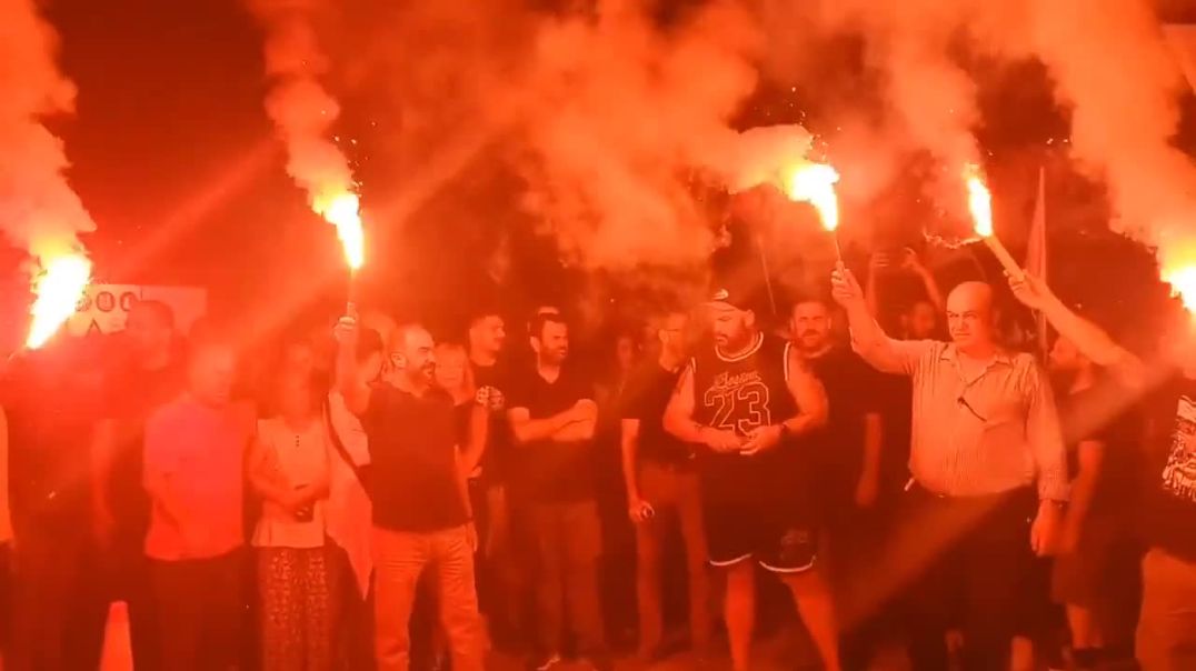 Greek dockworkers and protesters HALT 5 Israel-bound ships carrying military-grade steel