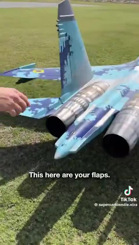 🇺🇸 THIS RC JET IS FASTER THAN YOUR FIRST CAR  This isn’t your grandpa’s toy plane; it’s a $25,000 RC jet with twin turbines pushing 22kg of thrust each.  Top speed? 350 km/h.  Ye...