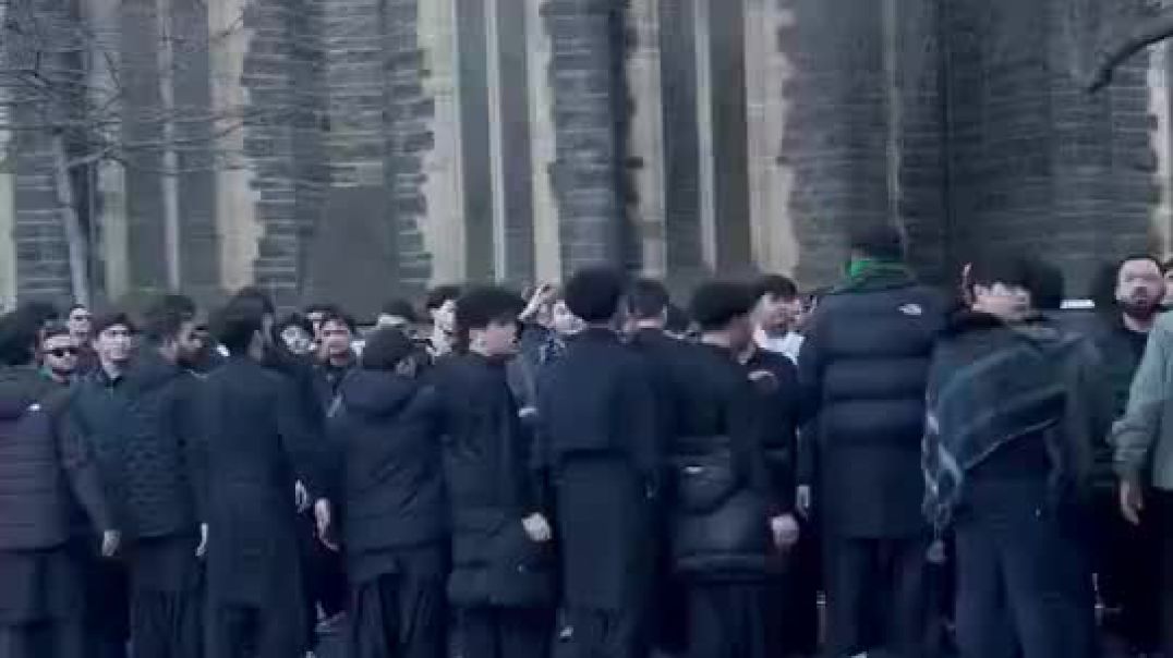 Australians are speaking out after thousands of Muslims surrounded Melbourne's St Patrick's Cathedral on Monday.  "The level of intimidation Christians would have felt"