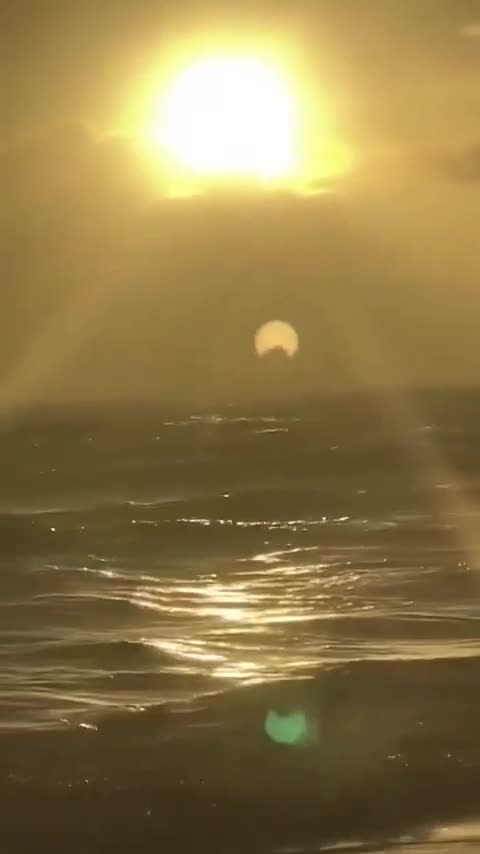 “I thought it was just a light but it’s not moving”  If this is simply just a lens flare then please explain how?