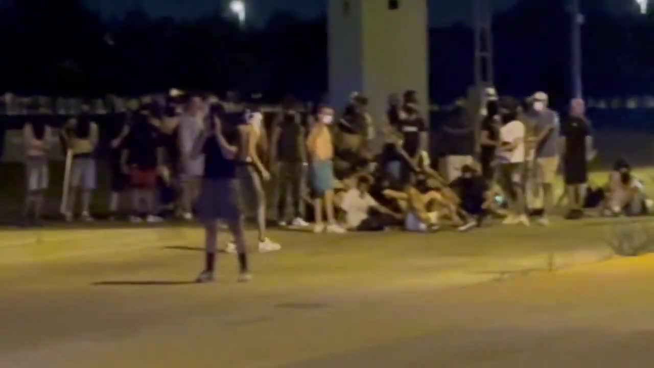 🚨🇪🇸 Gangs of Mitrants take to streets of Torre Pacheco, Spain for the third night running  This is what the trajectory towards Civil War looks like.