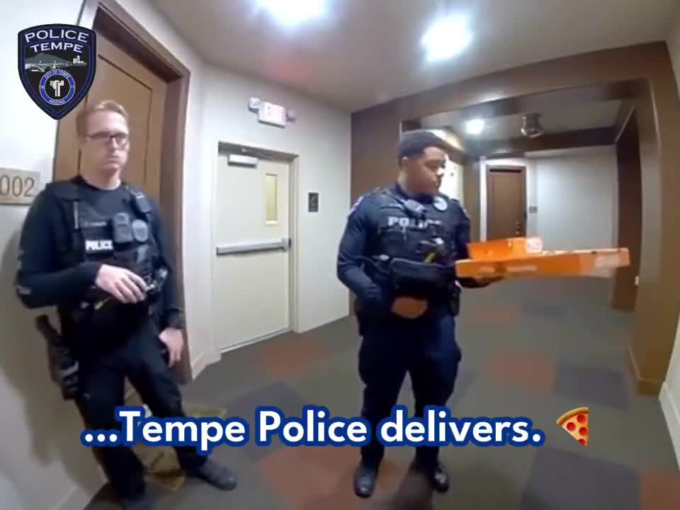 Police in Arizona deliver a woman’s pizza order after the delivery driver was arrested on his way over  “Your GrubHub guy got arrested so… It still should be warm.”