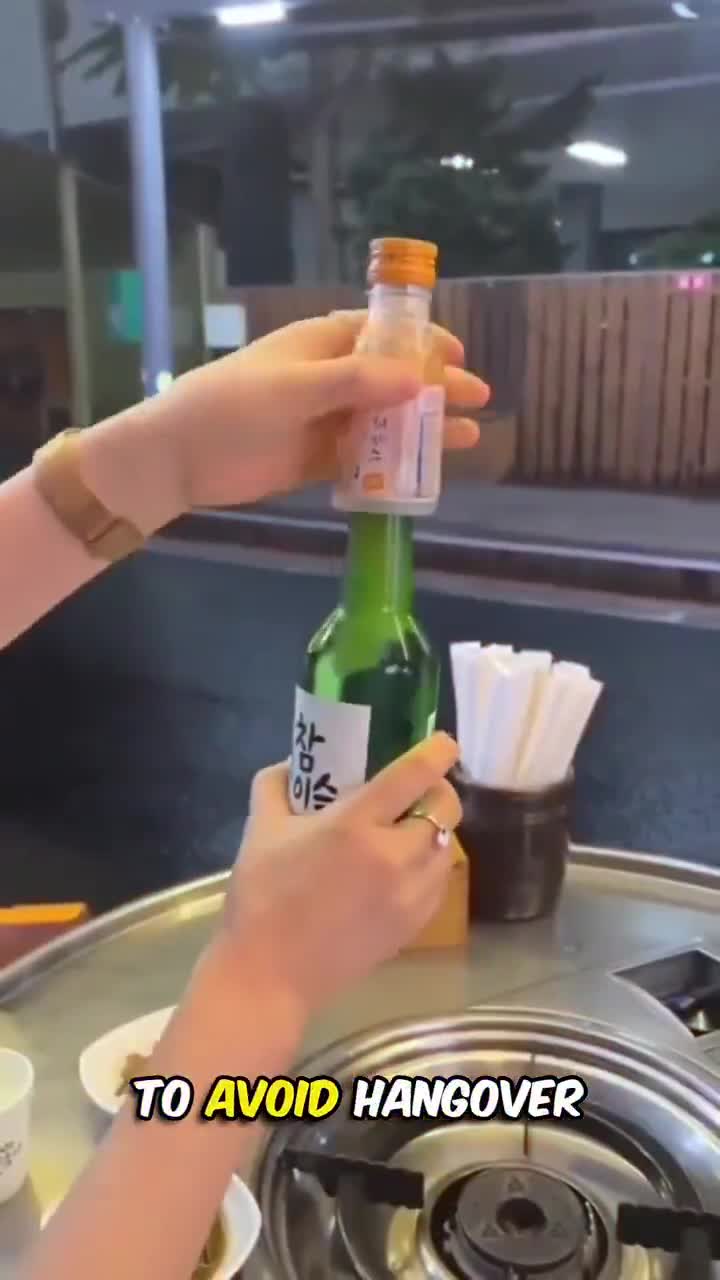 🇰🇷 SOUTH KOREANS HAVE A CURE FOR YOUR HANGOVER - AND IT COMES IN A SHOT BOTTLE  In South Korea, binge-drinking is basically a national sport, and they’ve got science to back it up.  ...