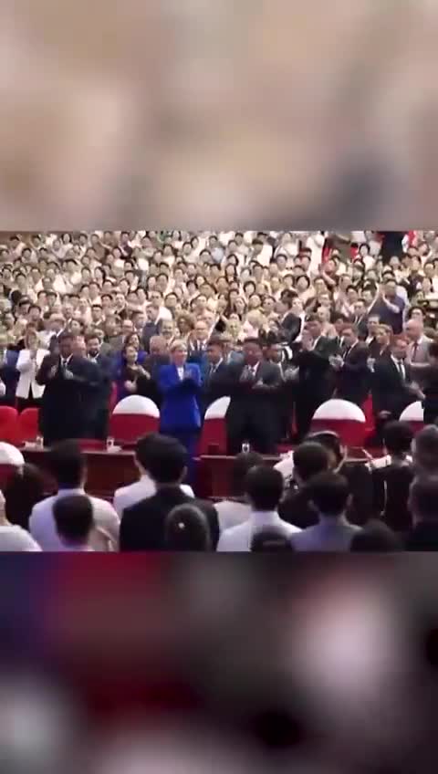 🇰🇵 KIM JONG UN WEEPS OVER COFFIN OF A SOLDIER KILLED IN UKRAINE  North Korean state TV aired Kim Jong Un mourning soldiers sent to fight for Russia.   He was shown collapsing on a coff...