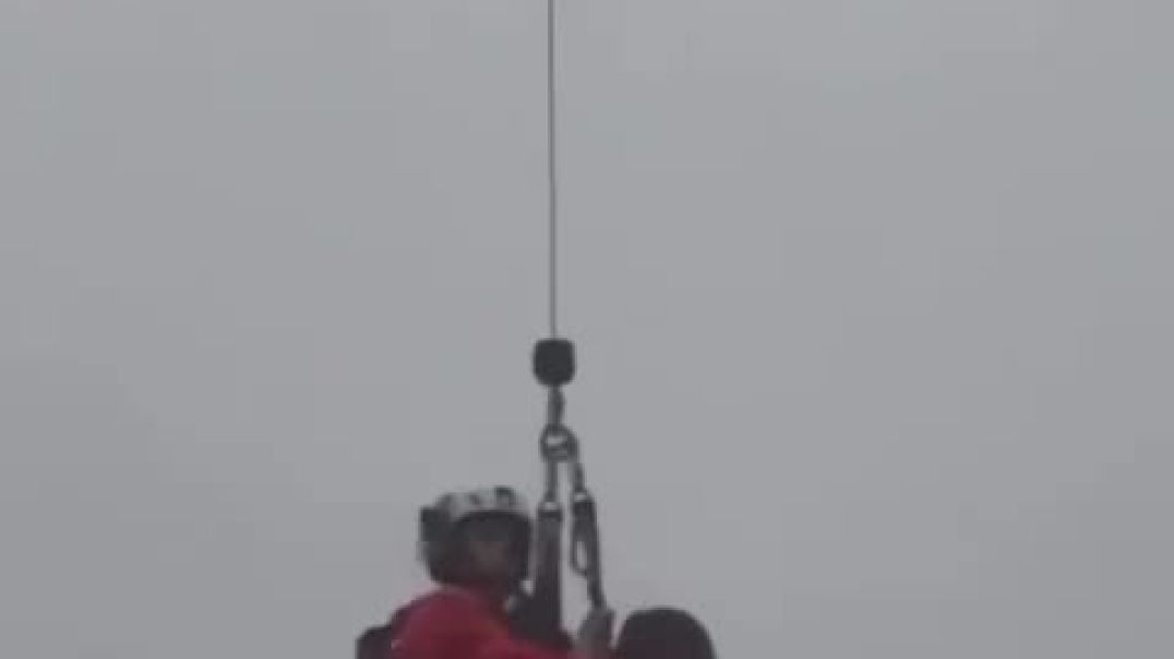 🚨🇺🇸 Helicopters are now rescuing missing children after several were reported missing from Camp Mystic, a popular Christian summer camp in Texas, following severe flash flooding.
