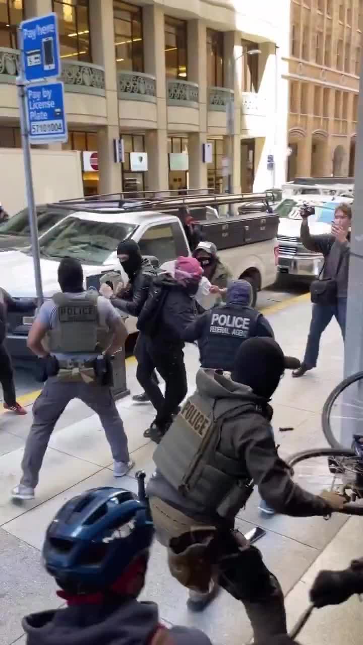 BREAKING: Anti-ICE rioters are attacking ICE agents outside a facility in San Francisco